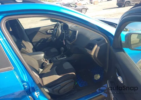 2018 Jeep Cherokee Latitude Fwd z USA, uszkodzony, nr VIN 1C4PJLCX1JD528145